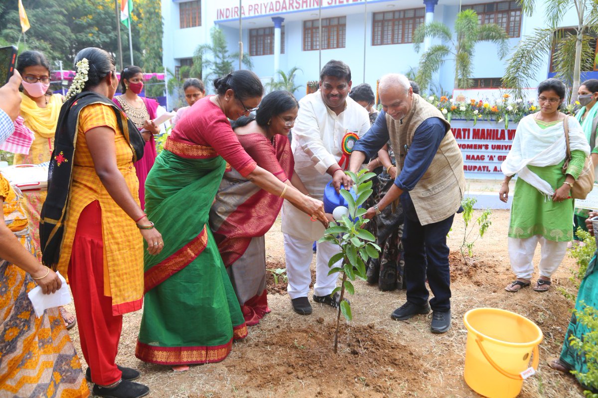ABRSM4AP's tweet photo. Day-2,Priyadarshini Auditorium, Sri Padmavathi Mahila University, Tirupati || National Seminar on National Education Policy || NEP-2020 
A Road to Revamp The Indian Higher Education System 22nd-23rd March,2022 https://t.co/BWhj7Gp42O