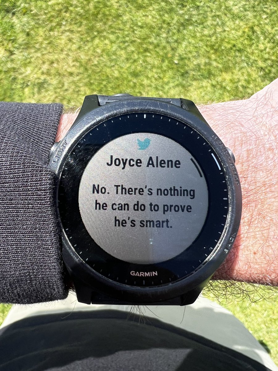 erova's tweet photo. Twitter alerts from people I don’t follow  with no context are either terrifying when mistaken for a mention or look like laughable WhatsApp spam https://t.co/YkWBnBhzcU