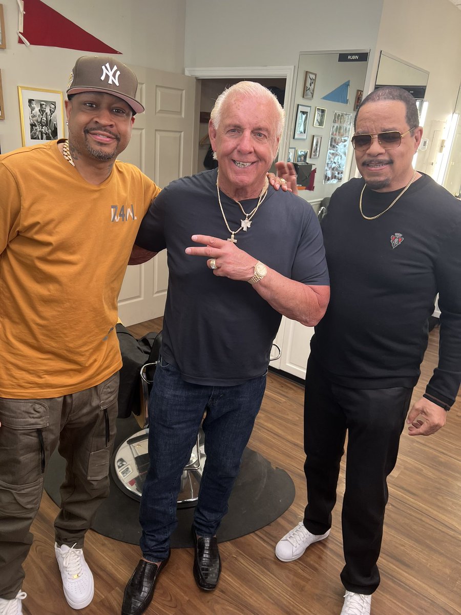 RicFlairNatrBoy's tweet photo. Hanging With @FINALLEVEL &amp; @alleniverson! WOOOOO! https://t.co/sogT07Hrbf