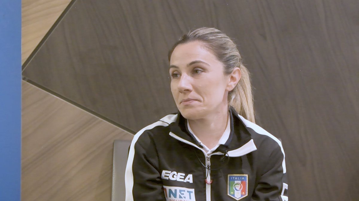 AIA_it's tweet photo. Nuova puntata delle interviste dedicate ad #arbitri e #assistenti che durante la Stagione Sportiva hanno esordito in #SerieA. L'incontro di oggi è dedicato a Francesca Di Monte. Guarda il video: https://t.co/bzdaKPga8l #AIA #calcio #sport https://t.co/exAjVrNUrp