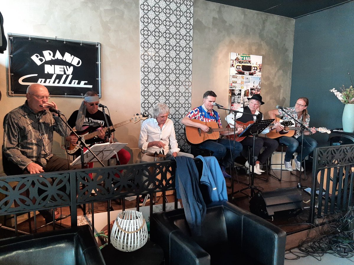 brandnewcadillac tweet media