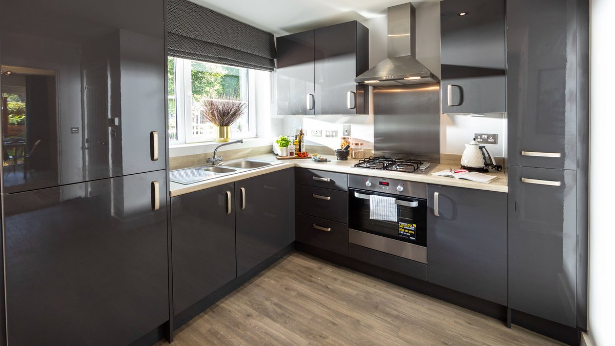 CompendLiving's tweet image. Light or dark cupboard doors; that’s the question🚪? 

Personally, we LOVE both! 

#compendiumliving #kitchenoptions