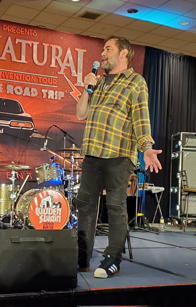 FangasmSPN's tweet photo. .@Mark_Sheppard : I wore this shirt in honor of @jarpad. We have so many memories all together. #Spnnj https://t.co/9BRylcTtIU