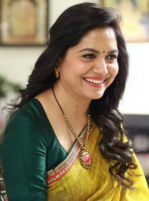  Singer Sunitha – The Most Beautiful and Melodious Star of Indian Cinema | iiQ8 Entertainment