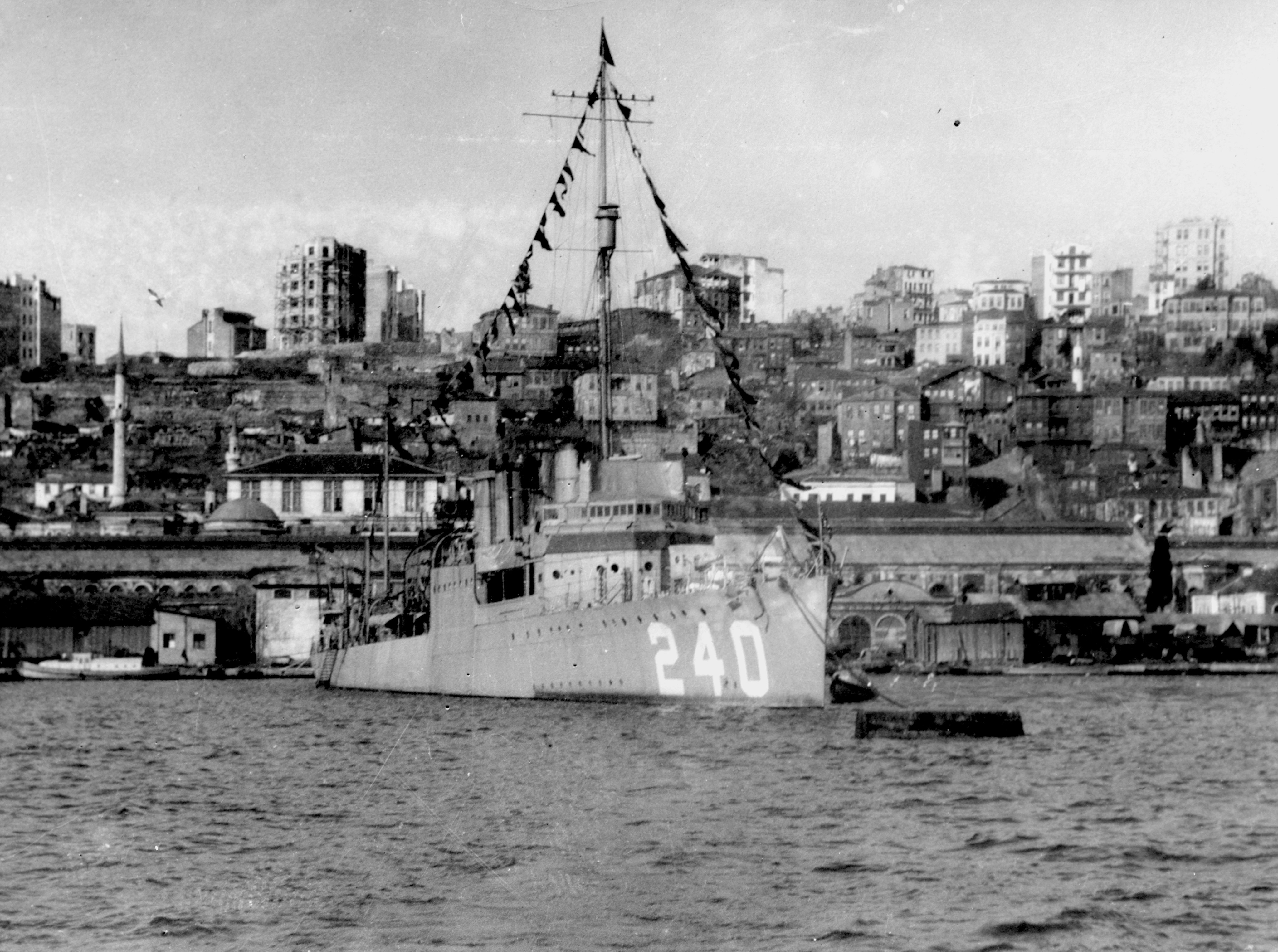 Chris Cavas on Twitter "SMITH THOMPSON was one of the destroyers