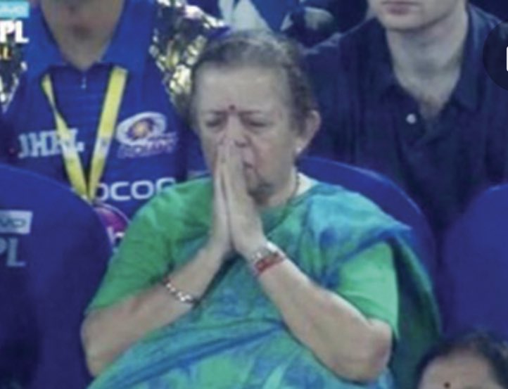 rohanbomle's tweet photo. Aaji, where are you?! 😐 
#MI #IPL20222 https://t.co/T3IBtKNq8W