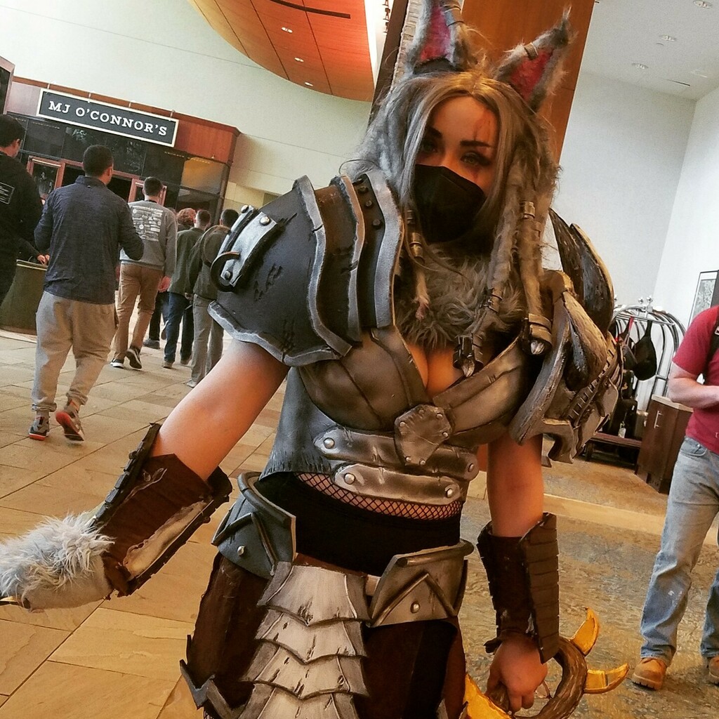 CosplayerNation's tweet photo. ROCKIN Rengar from League of Legends!
Found @_estana at PAX East 2022 in @westinbostonseaport @mjsseaport!
-
-
-
#_estana #rengar #rengarcosplay #lolcosplay #leagueoflegendscosplay #PAXEast #PAXEast2022 #CosplayerNation #cosplay #cosplayers #westinbostonseaport #mjsseaport https://t.co/BrJfwjXYp0