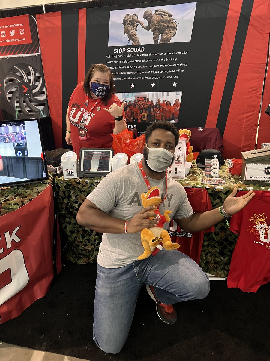 ZiggytheBeast's tweet photo. Made sure to make my final stop at the #TeamStackUp booth today @ #PAXEast. Also, I didn’t forget to include @StackUpRex in the photo this time 😂 #Veterans https://t.co/LG2fNbSLYT