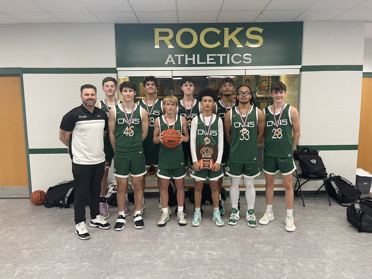 Coach_GregRowe's tweet photo. OUTSTANDING Championship game as @DV45_2022_2024 16U defeats NW OHIO on 31-7 run to win the @gymratsbball Hardwood Invitational CHIP! 59-37

This squad is special! #WeReady

Leading scorers:

@IsomBraylon 24 pts 
@jakestephens23 13 pts 
@zander_woodruff 12 pts https://t.co/fMpPbbJaqY