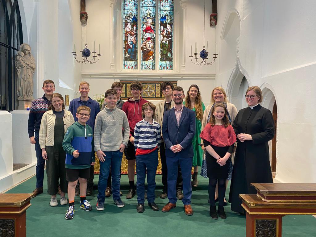 StBenetsCam's tweet photo. At this morning’s service all the roles not done by clergy were done by members of our youth group - from live-streaming to serving, cantor to welcomer, reading to interceding and serving coffee. And it was fab! Thanks to them and their excellent leaders. https://t.co/fNbY6Qnw9n