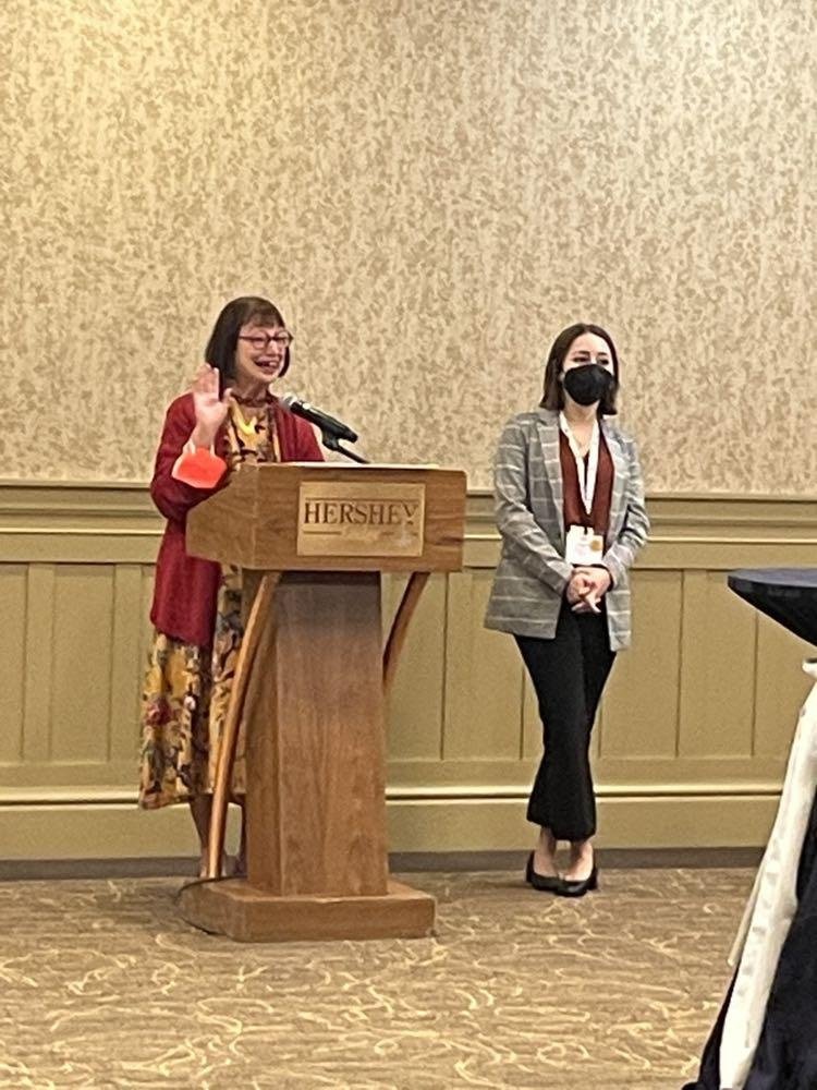 Jenn Roth, Library Extraordinaire tweet media