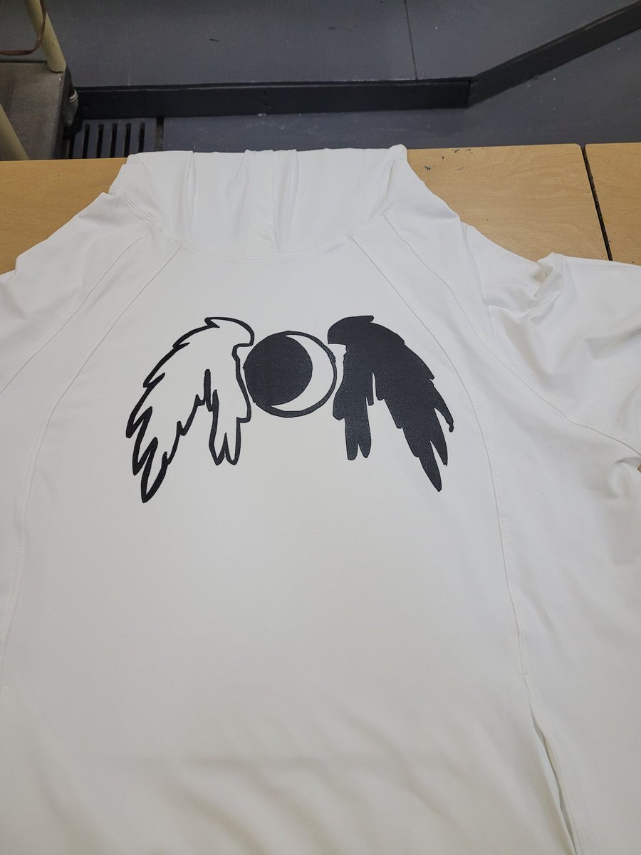 Eightwooffles's tweet photo. :D i did it limited moonsky merch
Not its more like a prototype that me an moon have :D @moonsky1010 #artwork #ArtistOnTwitter #screenpress #fineart https://t.co/F7HZOrCOJW