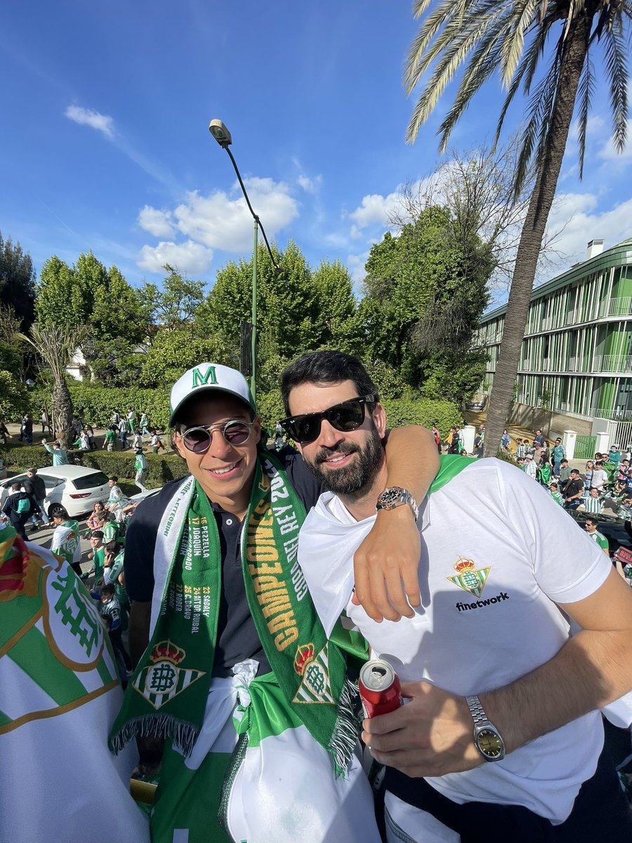DiegoLainez10's tweet photo. Campeones Copa Del Rey 2022 https://t.co/WMxvGVXQGB