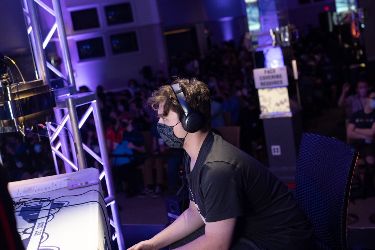 pound_series's tweet photo. The progression of a Game 5 popoff.

📸 @RellFGC https://t.co/GUc7kpOd0W