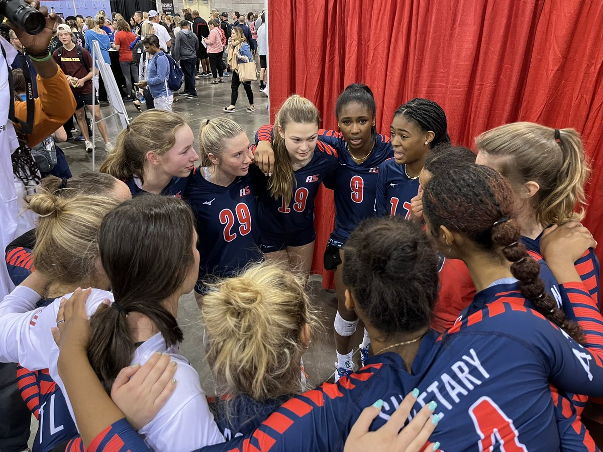 jing2021vb's tweet photo. The season ends with a 2-0 sweep of OT Chad and a come from behind 2-1 reverse sweep of Houston Skyline to finish 9th in the nation.  So proud of this squad. https://t.co/DN80yPij4u