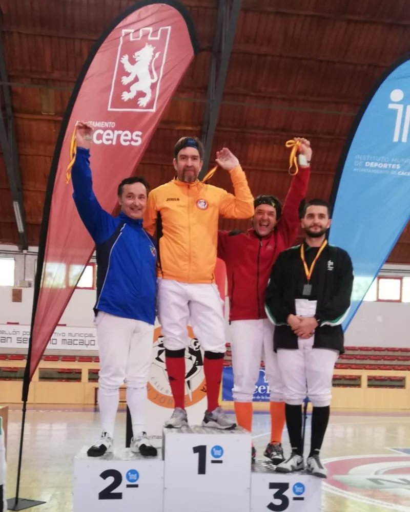 Torneo de esgrima San Jorge de Cáceres, segundo puesto de nuestro tirador <a href="/samuelmargar/">SAMUEL MARQUEZ</a> representando al nuestra ciudad con la colaboración de <a href="/PlasenciaDepES/">Plasencia Deportes</a> <a href="/elmilagrito_/">El Milagrito</a> Sediaco y La ferretera extremeña