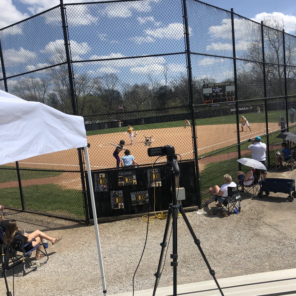 Juneyahatc's tweet photo. If you’re not here, get here! @ODU_Softball game 2 versus KY Wesleyan! ODU leads 2-0 after 1 inning of play! #deputySID @ODUAthletics @ScottMiles17 https://t.co/sNK7uAi0Wz