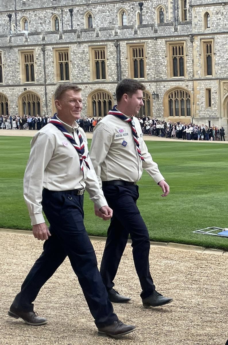 mcbuchananpix's tweet photo. Inspirational St George’s Day Parade at Windsor Castle.  #Queenscoutaward @GLSEScouts @BromleyScouts @astro_timpeake @BearGrylls @scouts https://t.co/5N4mjRPa5a
