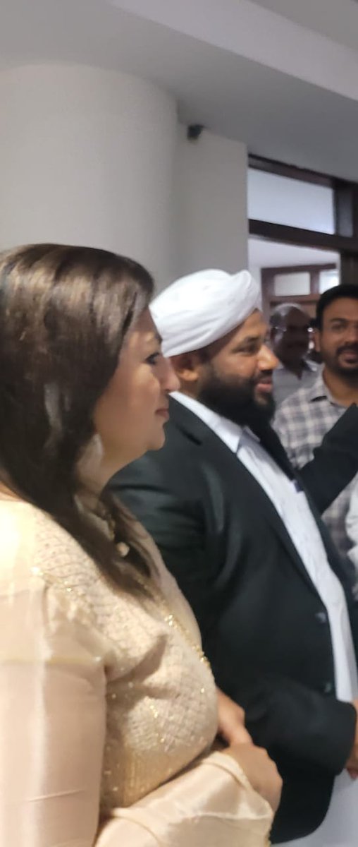 DrArathiKrishna's tweet photo. Met waqf Board Chairman Sri Shafi Saeed, National Youth #Congress president @srinivasiyc , #KPCC Youth Congress President @nalapad at 'Souharda #iftar Meet' organised by @mlanaharis at St Joseph College Auditorium, Langford Road, Bangalore. #Ramadan2022 https://t.co/HKmZtscKgh
