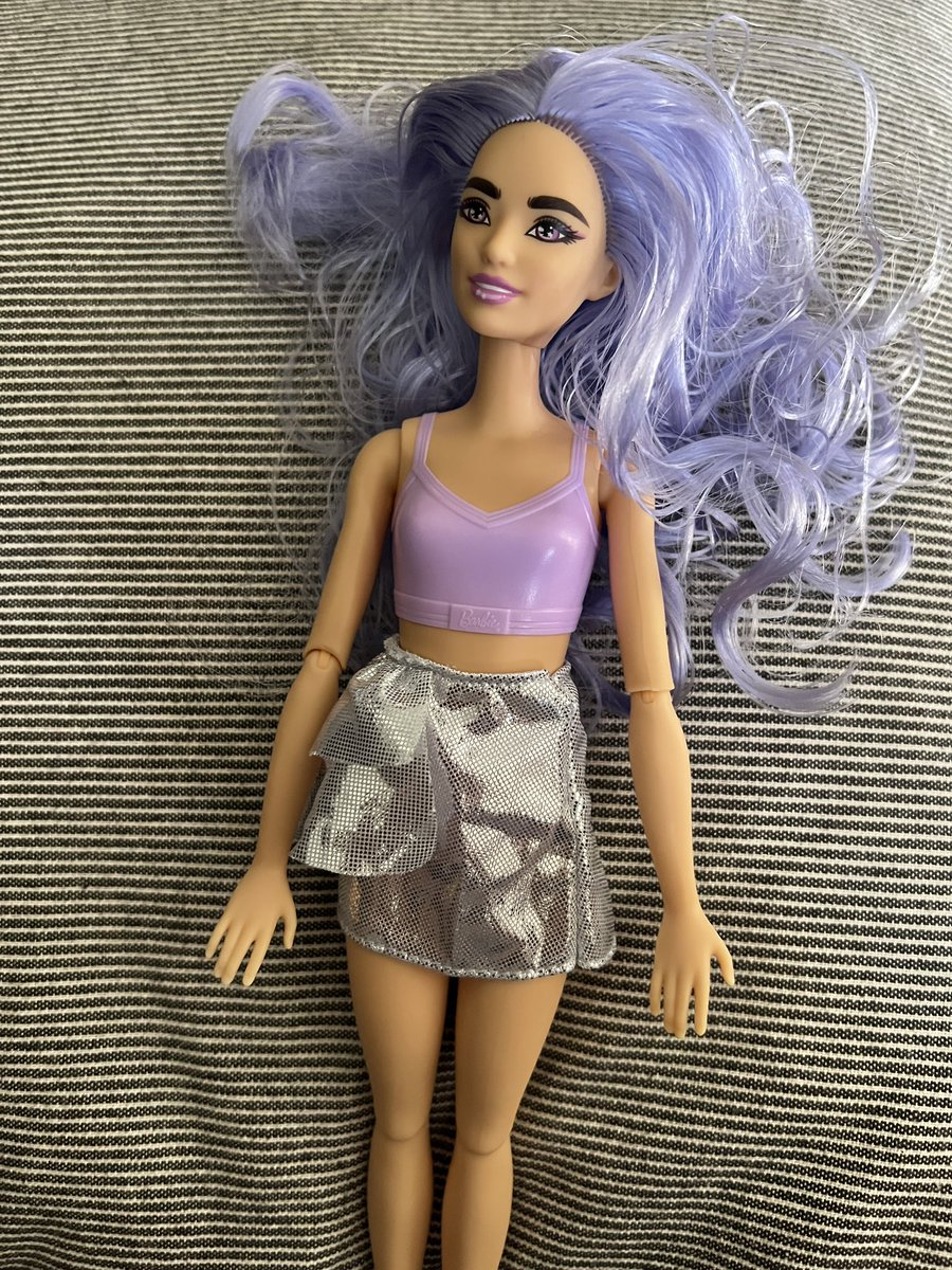 AlphaIslas's tweet photo. Ummm…@Barbie…I can’t seem to put my “hand” on what the issue is here…🤔 I have a very confused little girl. 🤪 https://t.co/nbUBPufYSG