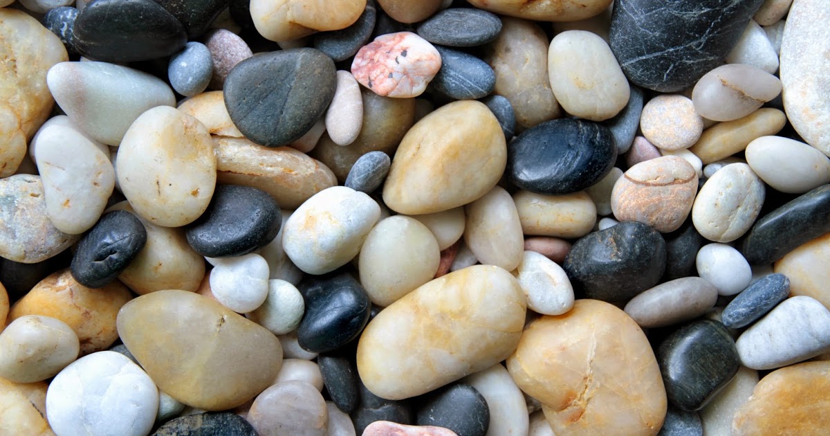 Fun game for hiking kids: Pebble Grab 
 #OutdoorLearning #lilfamadventure #NaturePlay
 dld.bz/eW6qm