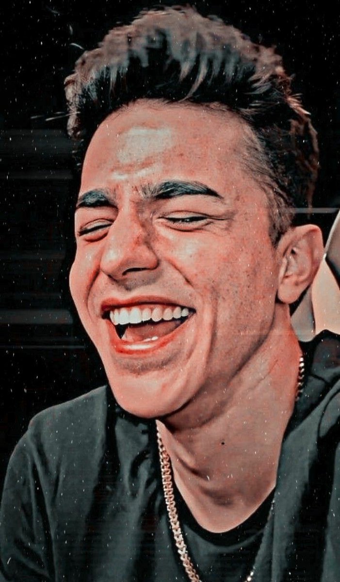 Gülüşün diyorum,gökte güneş,yerde çiçek,kalpte aşk oluyor her zaman...
<a href="/cellatresmi/">Cellat36</a>