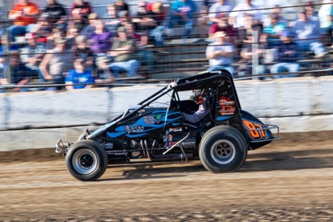 DuesRacing's tweet photo. Recap from @MontpelierSpeed with @BOSSsprints 

Qualifying: 3rd of 8
Heat: 1st to 3rd
Feature: 2nd to dnf

Unfortunately we blew a fuel line early in the feature while running 3rd.  But nice to have good speed our first night out. 

📸: @IRIphotography https://t.co/rqhgOEIHC9