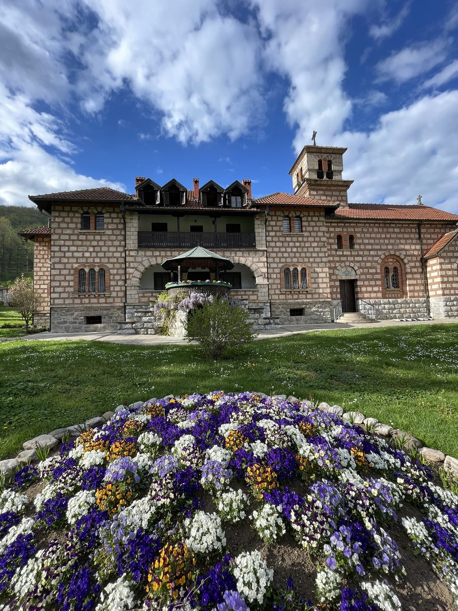 AdamTatalovich's tweet image. Hristos Vaskrese from Celije Monastery in Serbia! I came bearing flowers for the nuns and sweets for the children! God is Great! #HristosVaskrse #Easter2022 #Serbia #godisgreat