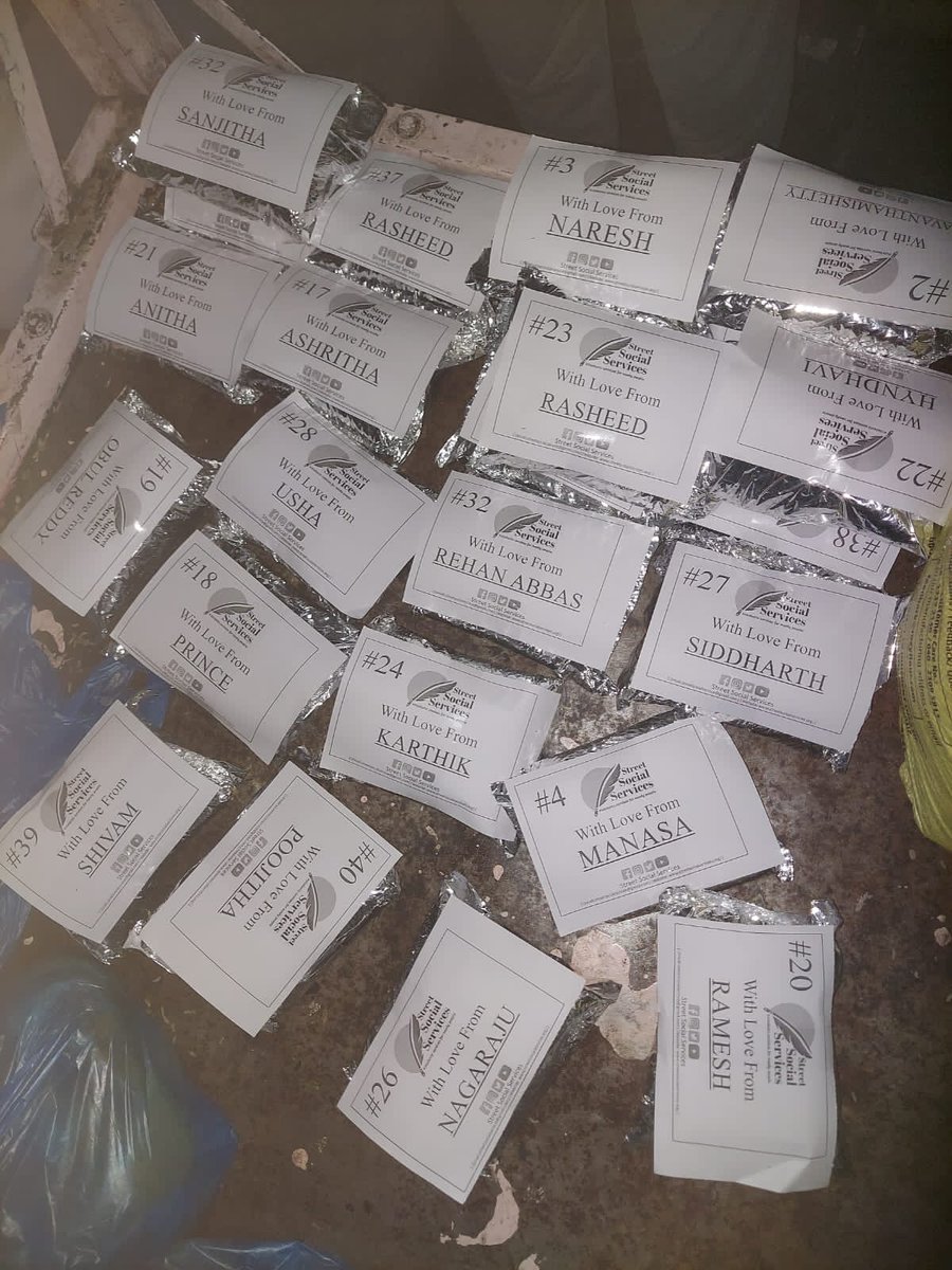 StreetSocialSe2's tweet photo. Event no.36
Successfully distributed meals to the 💯+ #poor #people at #Gandhi #Hospital #Hyderabad. We always felt heartful to #Help needy.
Thank you &amp; Keep supporting us🙏
#Hyderabad #Engineering #Students #Social #service #India #Telangana #donate #Poverty https://t.co/EoldTgHoLS