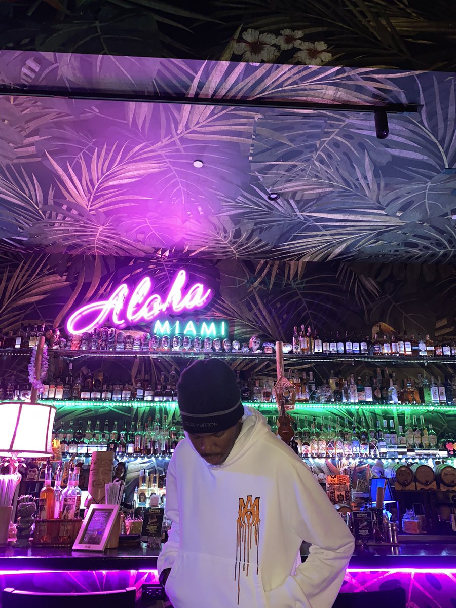 paypaid1's tweet photo. Niggas loved when I was broke why you acting weird now? #llbubba🕊 #lljuju🕊#llvoz🕊 https://t.co/FFBFA6tIZO