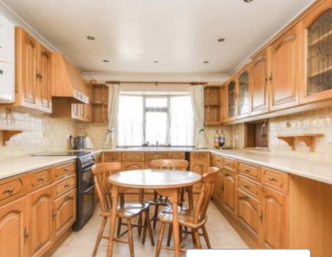 sparklyquark's tweet photo. #Propertywatch kitchen/diner winner https://t.co/1hlpre1Af1
