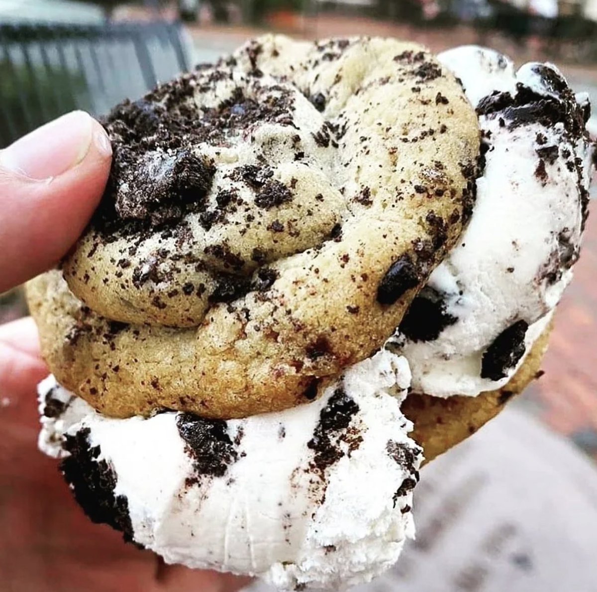 Nothing screams summer like an ice cream sandwich 🍪🍦 Enjoy a childhood favorite at our Newport festival in May! Tickets are on sale for just $5. Purchase through the link in our bio. <a href="/frozenhoagies/">Frozen Hoagies</a>

#Newport #Foodie #Foodieofficial #Foodtruckking #Thingstodo #goodeatz