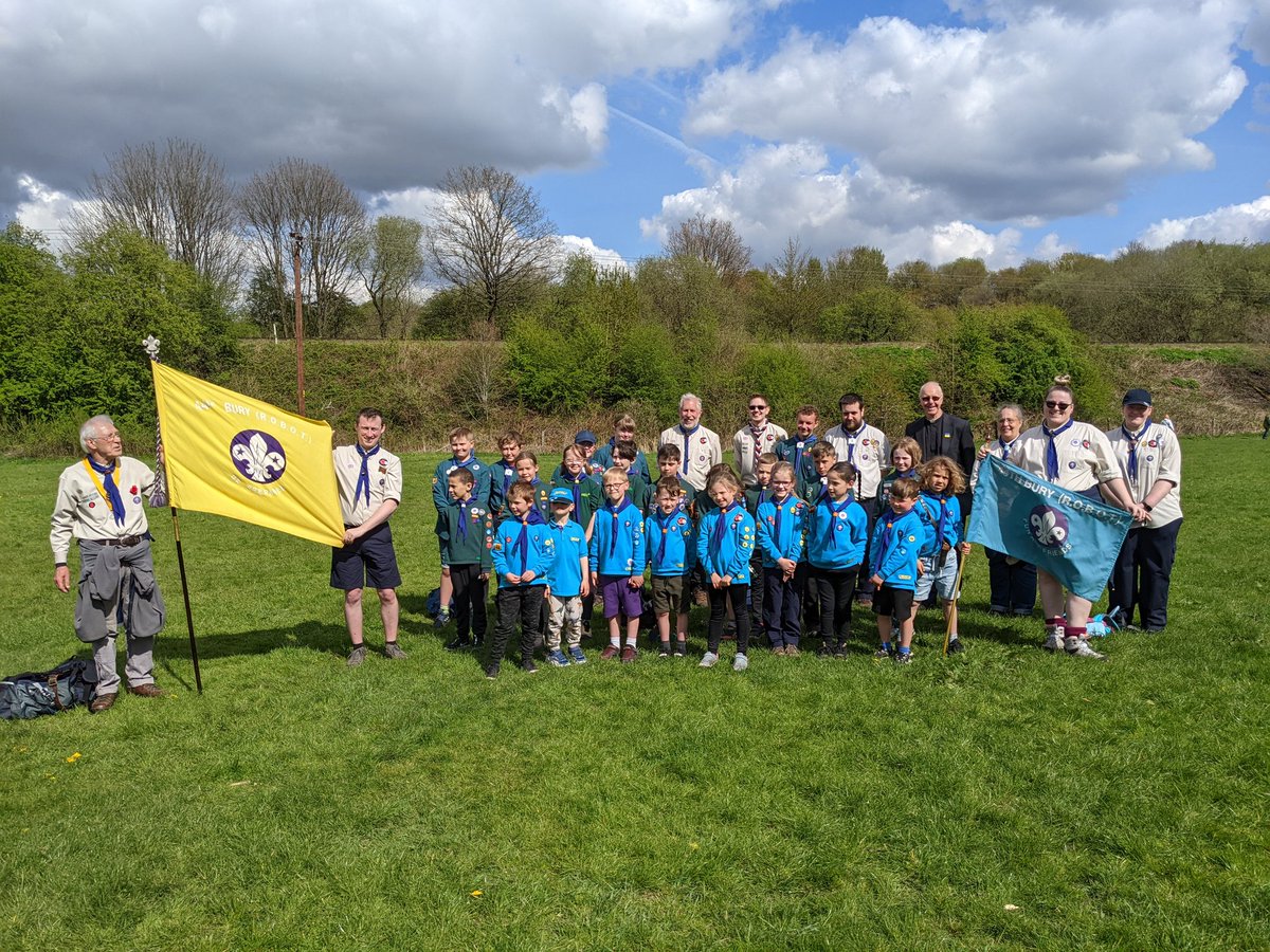 LClynes88's tweet photo. 44th Bury (R.O.B.O.T) out parading for St.Georges Day 🏴󠁧󠁢󠁥󠁮󠁧󠁿🐉 @BRScouts #brscouts https://t.co/XLxOmYks0a