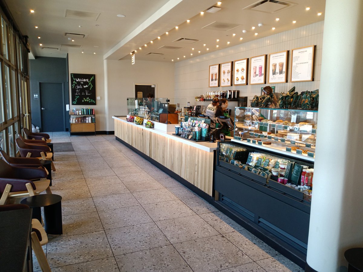 cookiesinheaven's tweet image. Checking out the newest @Starbucks in town. (Former Coffee Tea &amp;amp; Bean Leaf) near Trader Joe's on De La Vina. See they replaced the fire pit. #SantaBarbara #UpperState