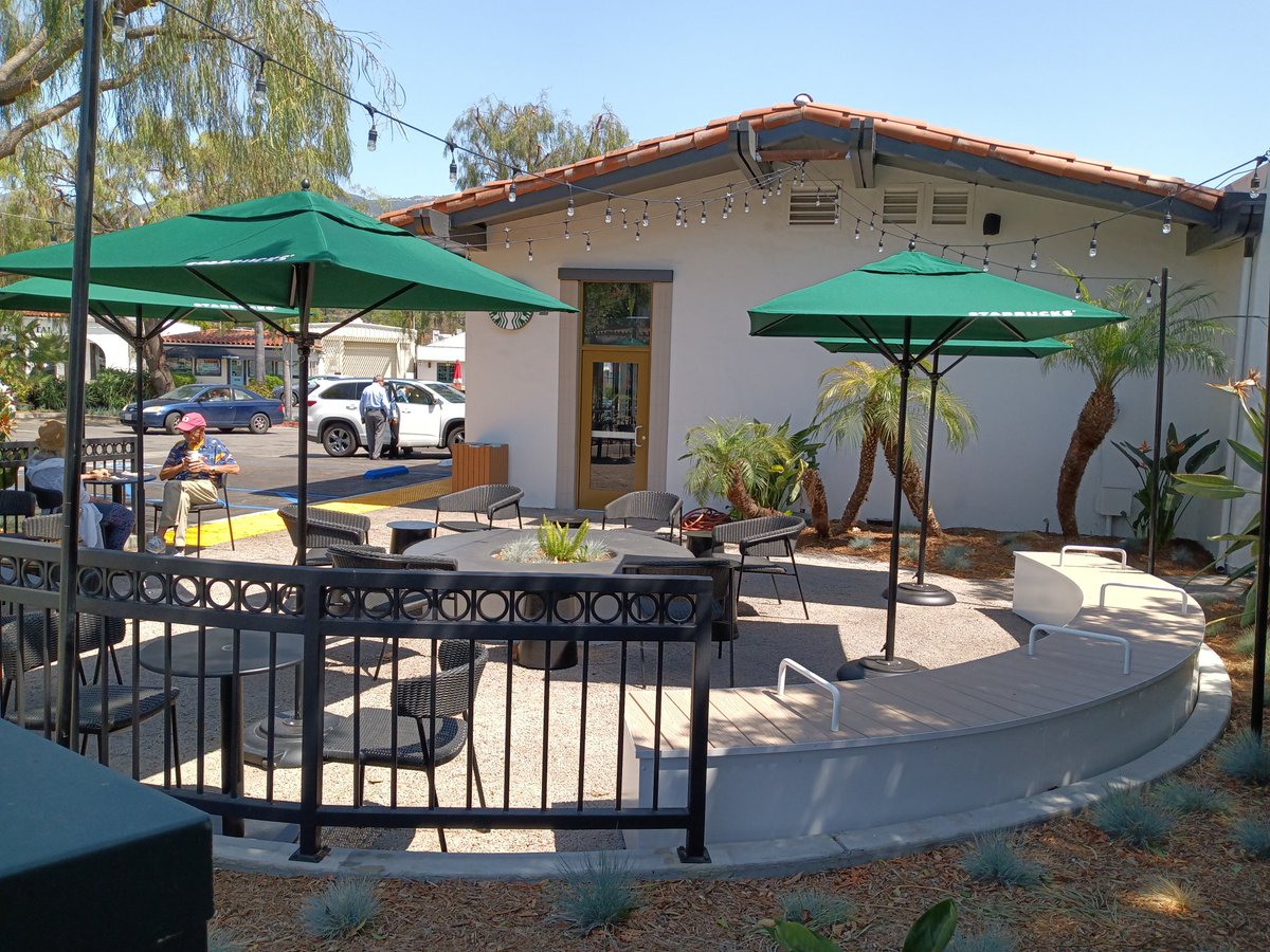 cookiesinheaven's tweet image. Checking out the newest @Starbucks in town. (Former Coffee Tea &amp;amp; Bean Leaf) near Trader Joe's on De La Vina. See they replaced the fire pit. #SantaBarbara #UpperState