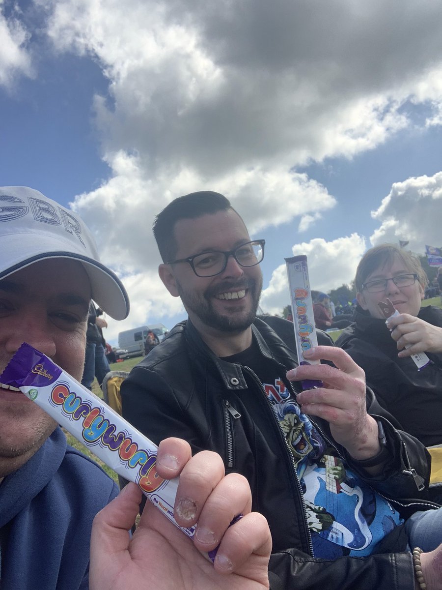 NickGoodall888's tweet photo. #dpcommsbox enjoying the racing down at Old Hairpin. Go on Tingram!!!!! https://t.co/DIPzGrYWhG