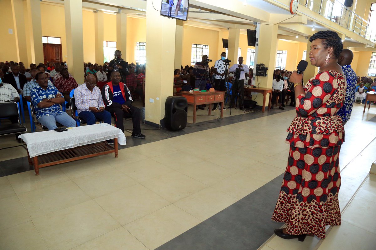 mamashabik's tweet photo. Our Party Leader H.E @skmusyoka  visited Kitui Central where we joined him &amp; faithfuls for a Sunday Service at AIC Kitui Township; Then we graced a session with United Ukambani clergy &amp; Later graced @MakaliMulu tournament finals where football men &amp; volleyball ladies were staged. https://t.co/eWi5fjtneb