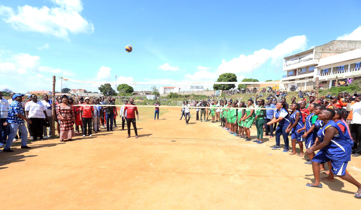 mamashabik's tweet photo. Our Party Leader H.E @skmusyoka  visited Kitui Central where we joined him &amp; faithfuls for a Sunday Service at AIC Kitui Township; Then we graced a session with United Ukambani clergy &amp; Later graced @MakaliMulu tournament finals where football men &amp; volleyball ladies were staged. https://t.co/eWi5fjtneb