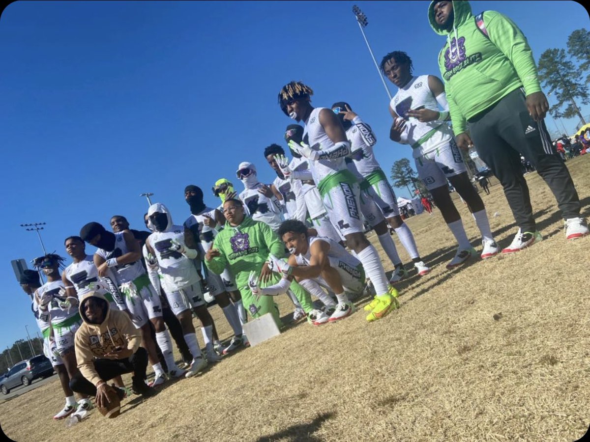 BBElite7v7's tweet photo. Learned a lot this 7v7 circuit as a first year organization had some ups some downs and faced a lot of adversity but we overcame can’t wait to continue to build for seasons to come very proud of the group of kids we had this season now it’s time to keep Improving🃏#BBE @DRSportz_ https://t.co/4BXabAgSUg