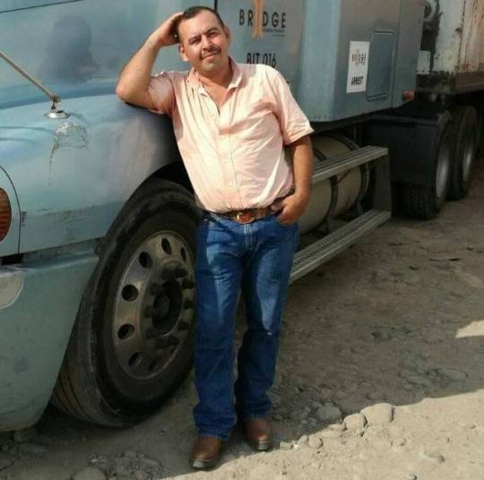 TruckFanSexXX's tweet photo. Ricoooo trailero, que harías con esos wevotes prietos??? https://t.co/y2DiqThCZM