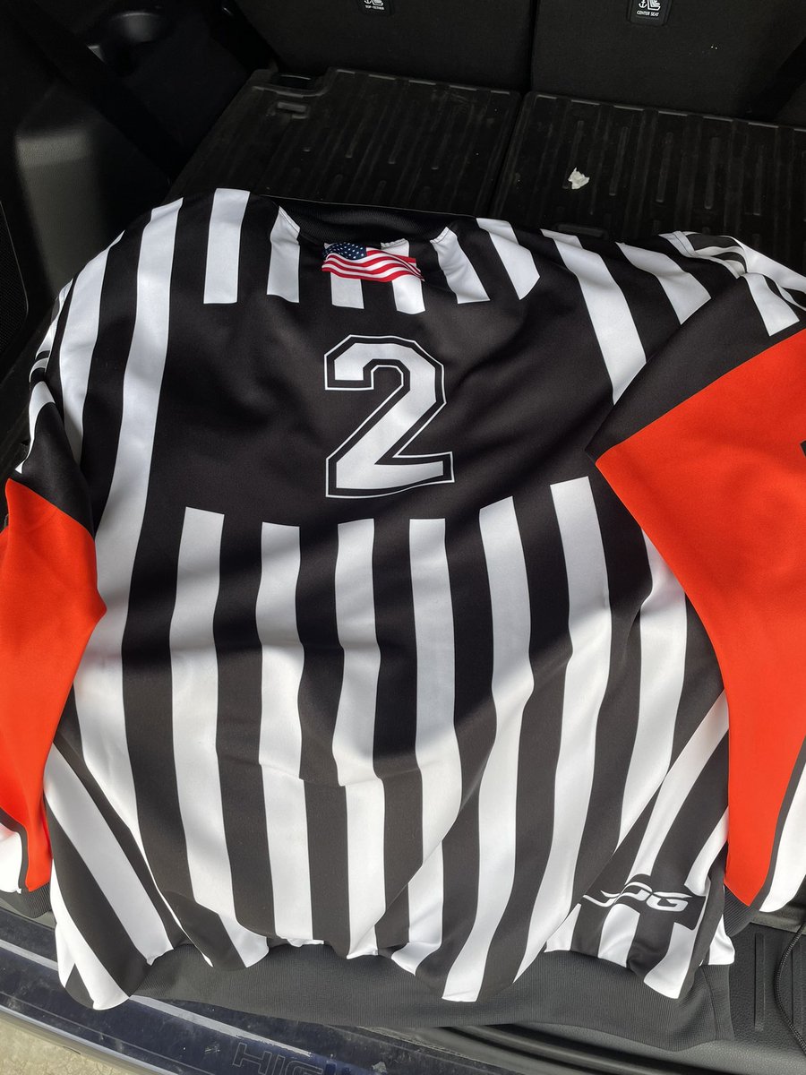 CurbySTL's tweet photo. @kfraserthecall new uniform for the mens league I referee came in what do ya think? https://t.co/13RflUJXXo