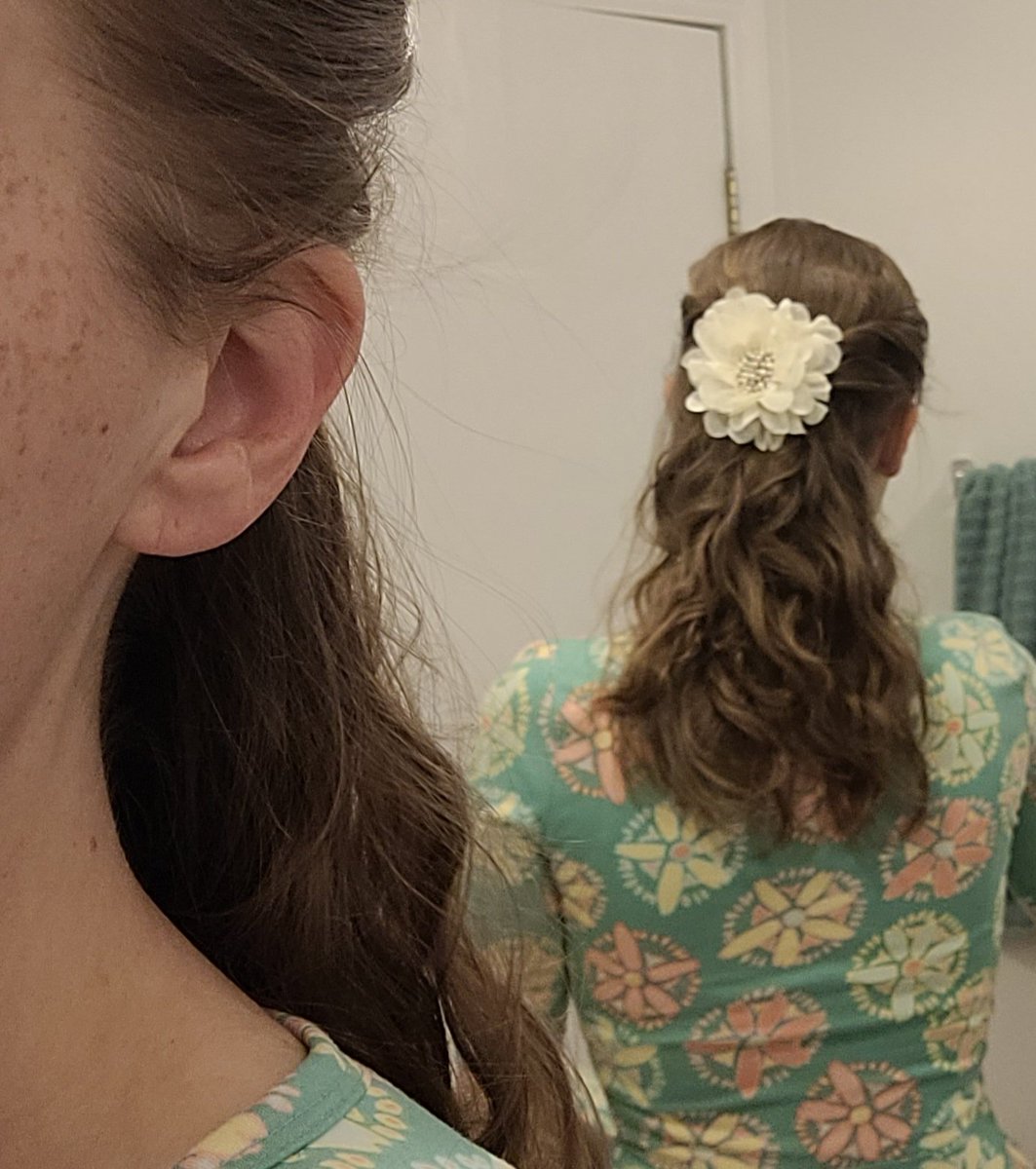 Laurathecellist's tweet photo. #Dresscheck and #haircheck
Finally figured out how to get my hair to curl 🙌 https://t.co/fYQzWUDOqn