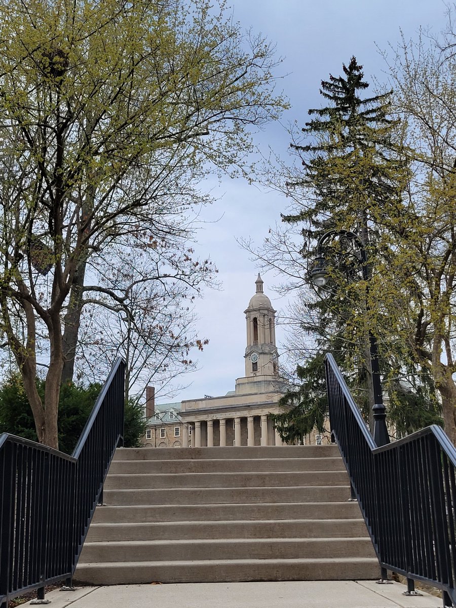 Zach_PeteyWx's tweet photo. Always a nice time in #happyvalley #WeAre #bluewhiteweekend This is also my favorite shot @penn_state and Old Main. https://t.co/bBxxwCONOl