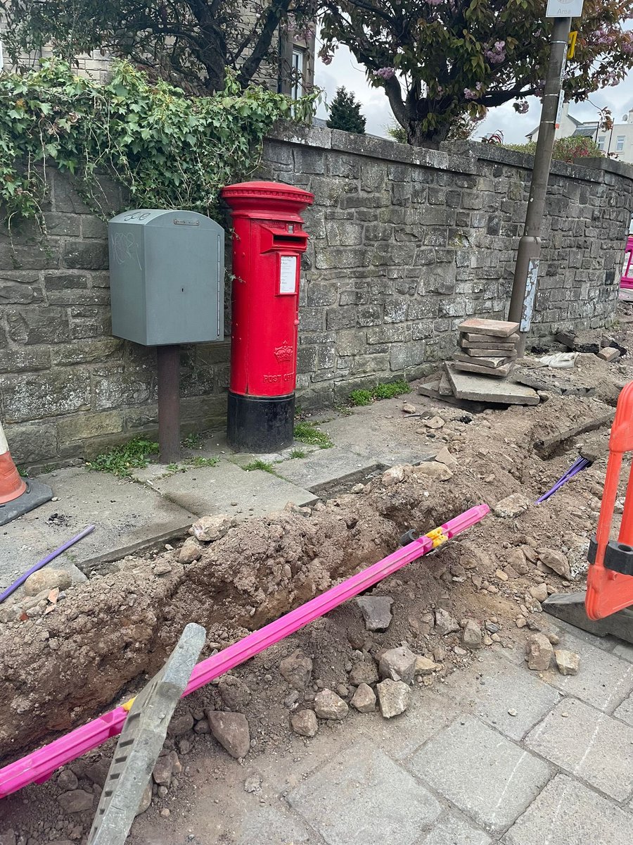 FairnieGareth's tweet photo. Really struggling with haphazard approach being adopted to install new fibre cabling in Craiglockhart! Pavements are a mess, some road junctions are simply not safe, mailbox out of action and we have had waste pipes cuts. @Edinburgh_CC @RoyalMail https://t.co/Csq88uBDv7