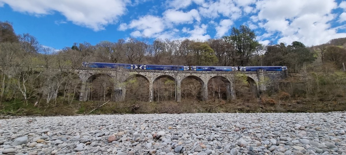 JodieCarnie's tweet photo. Killiecrankie viaduct today. 1st the #scotsguardsman followed by the 12.38 @ScotRail service Inverness to Glasgow. #highlandmainline #scotrail https://t.co/X1gImVmKLP