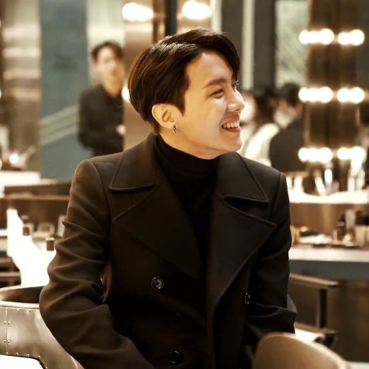 HOPEPlCS's tweet photo. here goes my favorite smile https://t.co/Yha0S1FmLi