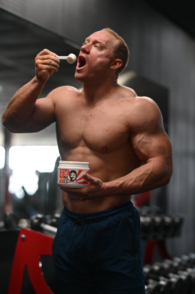 OldSchoolLabs's tweet photo. Do you dry scoop or mix? 👇

Whether you're hitting the gym or working out at home, Vintage Blast pre will give you the energy and hydration you need! 💪 

🛒 Get yours here: https://t.co/90VSeab24B

#OldSchoolLabs #TeamOSL #oldschool #preworkout #dryscoop #fitness https://t.co/ry4LvsINNQ