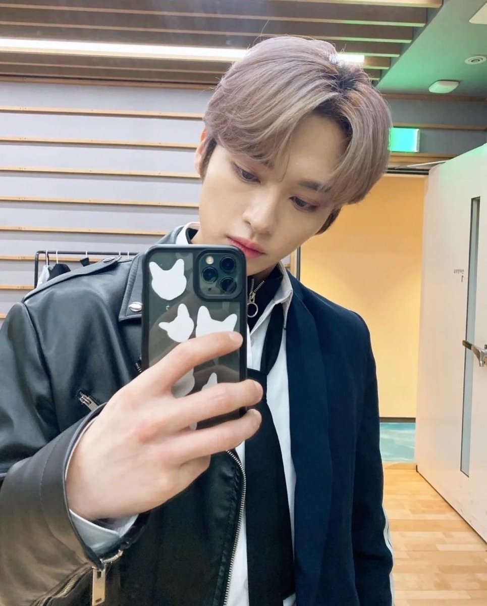 LeeKnowChileJYP's tweet photo. [ Instagram • 220424 ] Actualización de #LeeKnow en el Instagram de #StrayKids

"😃
#LeeKnowEsLindo" 

Cr. realstraykids
[#LeeKnowChile #Minho #LeeMinHo #리노 #민호 #이민호 #스트레이키즈]💎 https://t.co/aUEICdI2A0