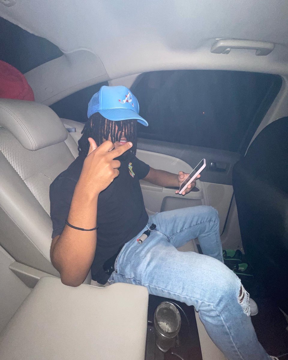 Princesliime's tweet photo. Slimey Lil Dude 🐍 https://t.co/EEGvMAPVpv