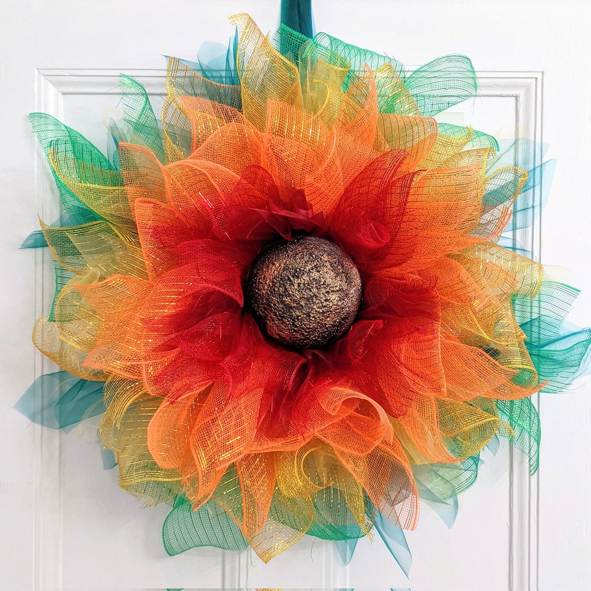 SilverymoonArts's tweet image. Decomesh wreath 😊
#silverymoonarts #decomesh #sundayvibes #sunflower